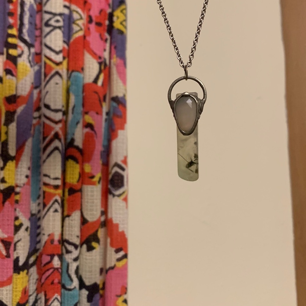 Prehnite & faceted peach moonstone Tiffany technique crystal pendant - Picture 11 of 14